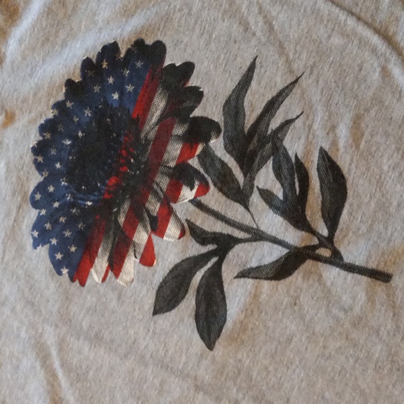 Flag flower women's Hanes t-shirt, size medium, v-neck - Picture 3 of 3
